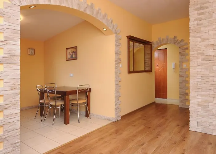 Апартаменты Cosy Close To The In By Renters Сопот