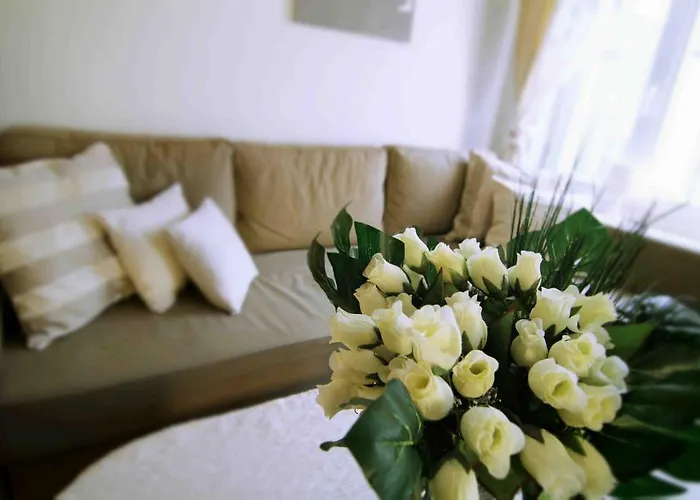 דירה Cosy Close To The In By Renters *